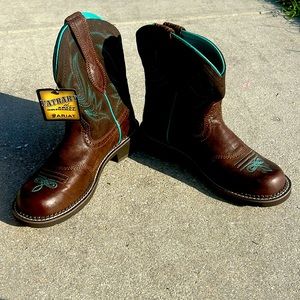Never been worn before, in brand new condition.
